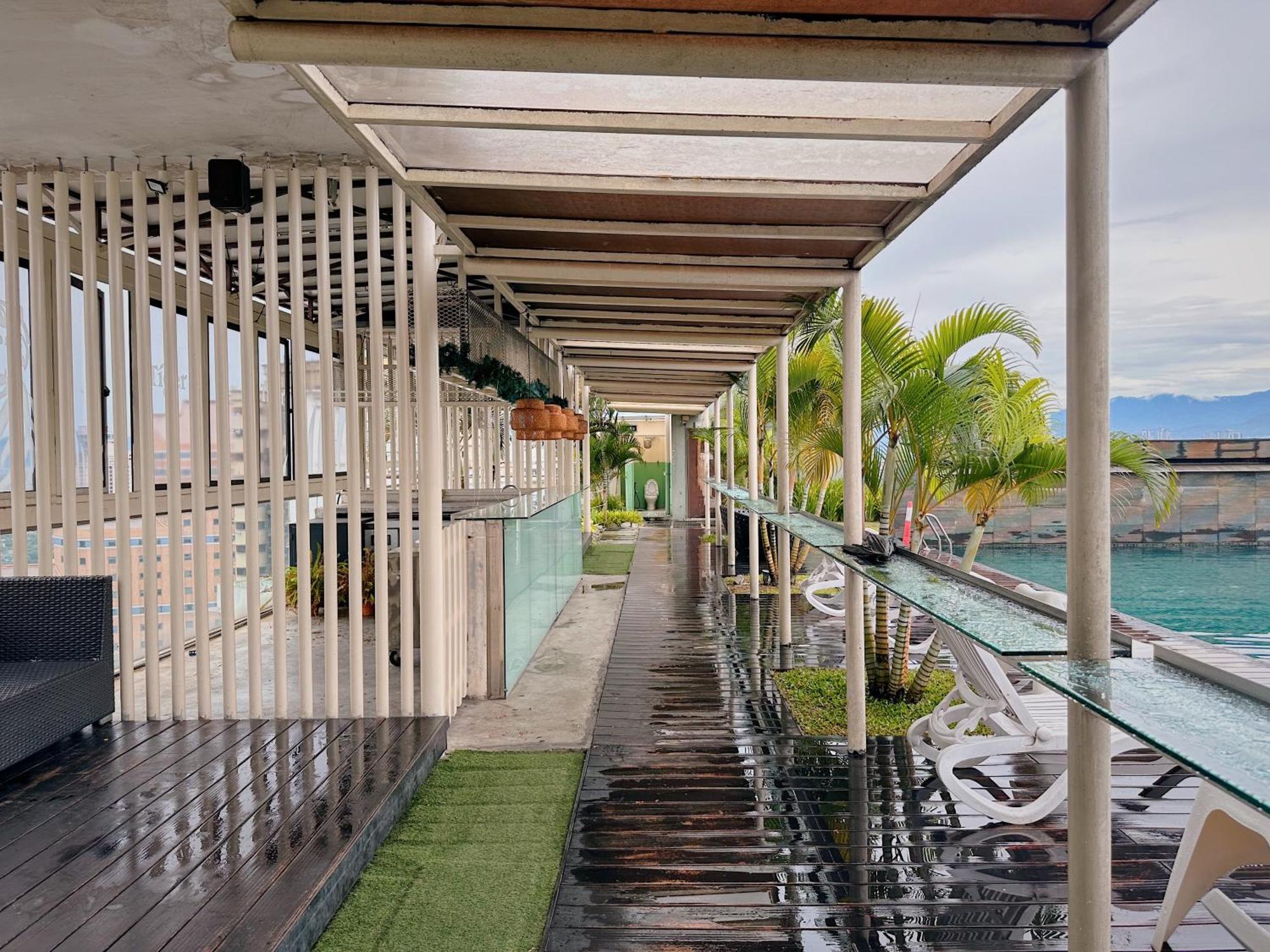 קואלה לומפור Modern Bauhaus Studio At Regalia Klcc Infinity Pool מראה חיצוני תמונה